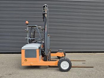 MOFFETT M4 25.3 / TRUCK-MOUNTED FORKLIFT / 2500KG